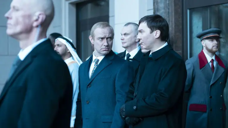 105533 Le Mage Du Kremlin The Wizard Of The Kremlin Jude Law And Paul Dano Credits Carole Bethuel
