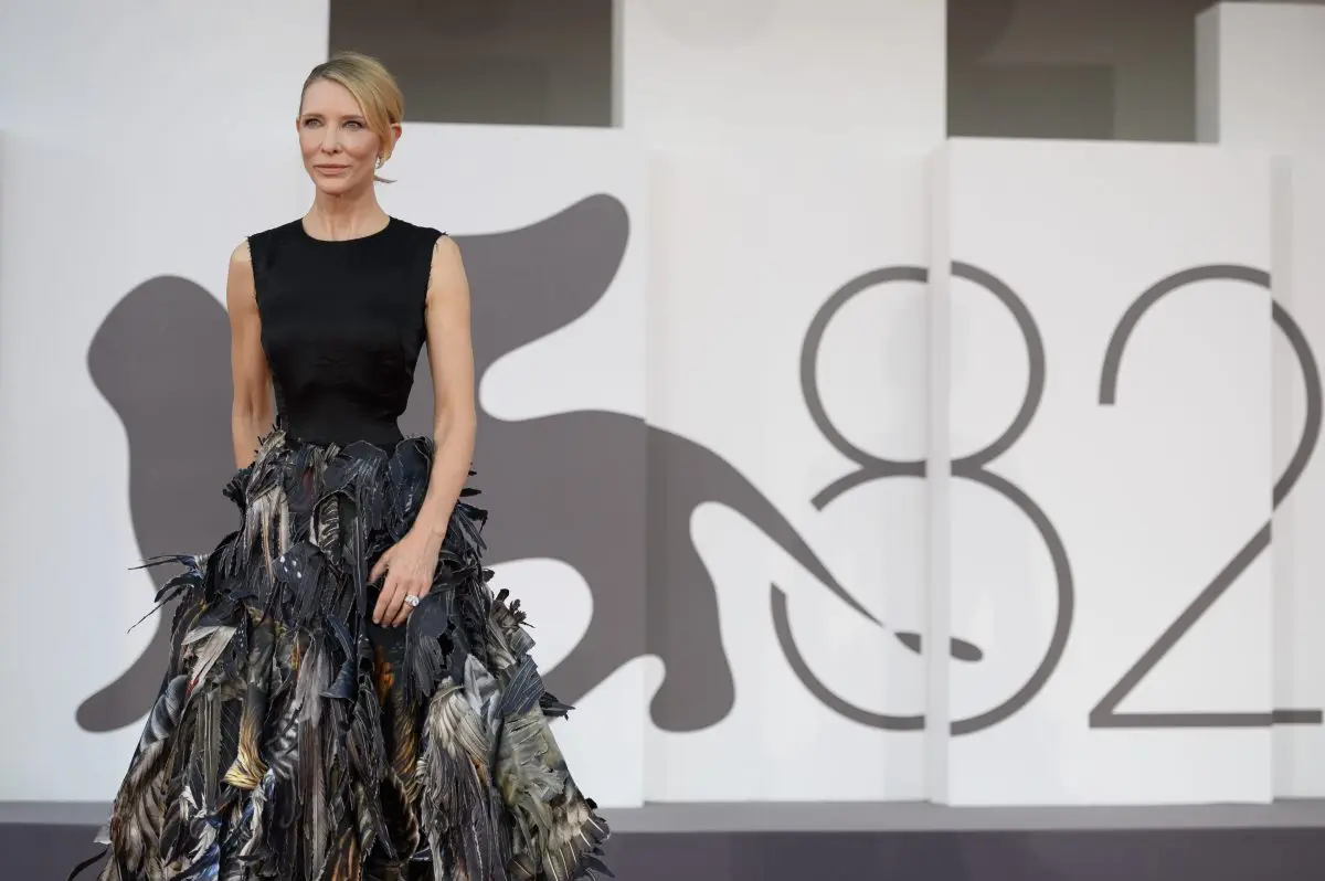 107487 Red Carpet Father Mother Sister Brother Actress Cate Blanchett Credits A. Kalka La Biennale Di Venezia Foto Asac 2 