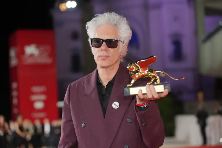 113471 Photocall Winners Jim Jarmusch Credits Andrea Avezz La Biennale Di Venezia Foto Asac 2