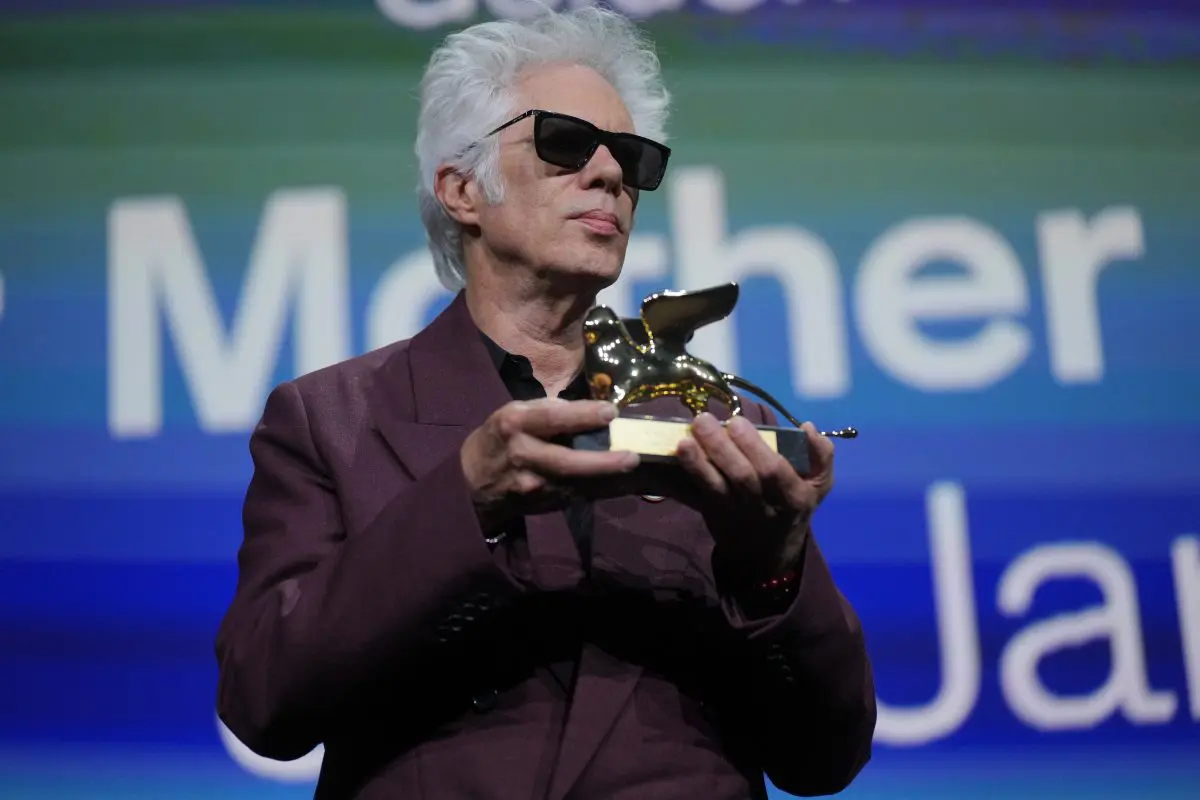 113549 Award Ceremony Jim Jarmusch Credits Andrea Avezz La Biennale Di Venezia Foto Asac 2 
