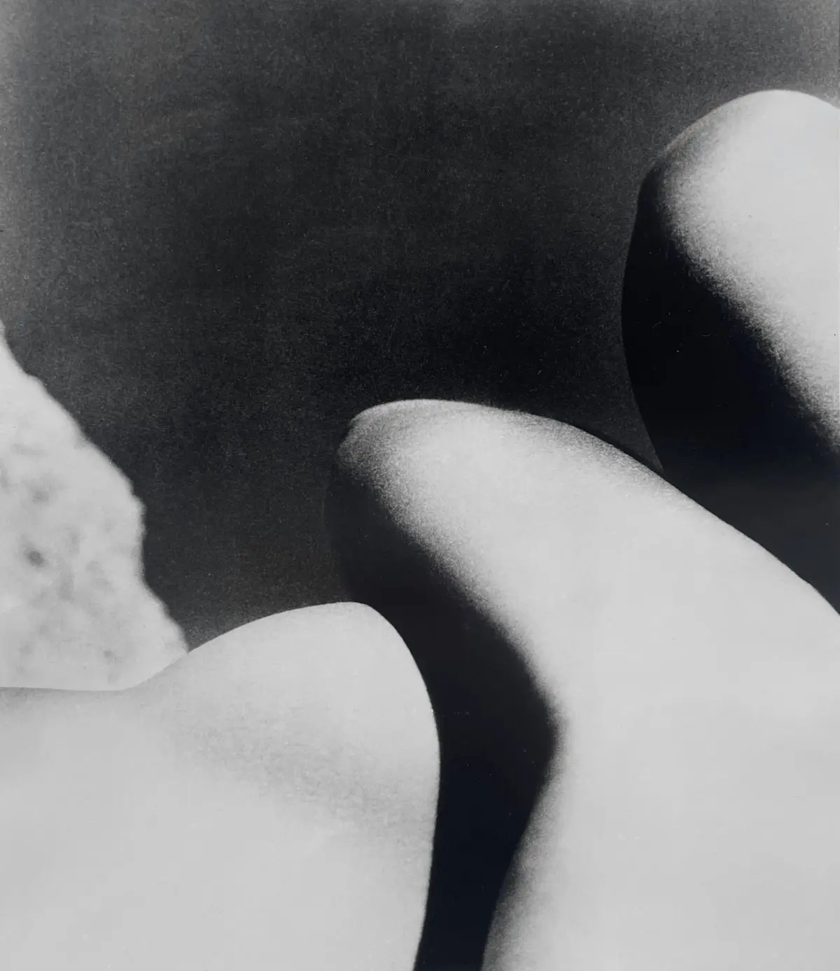 Atlas Bill Brandt Nude, East Sussex Coast, 1960 © Bill Brandt Bill Brandt Archive Ltd.